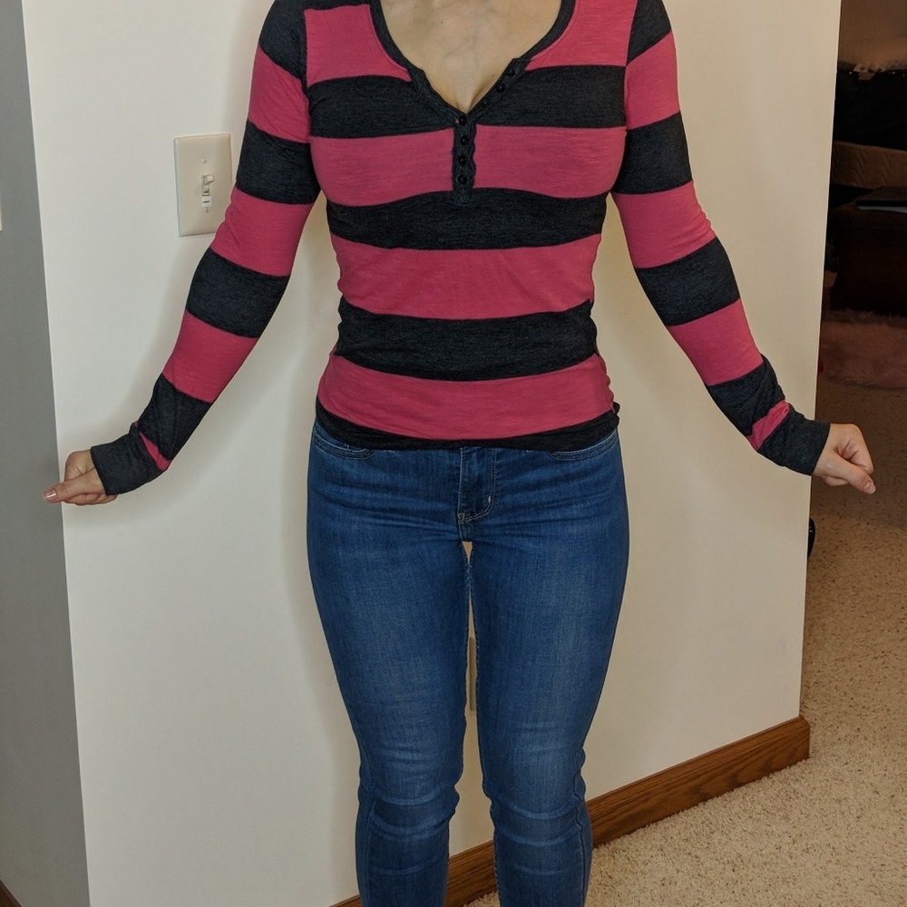 Adorable Rue 21 shirt